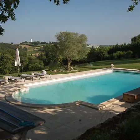 Domaine Les Matins Rubis Bed & Breakfast